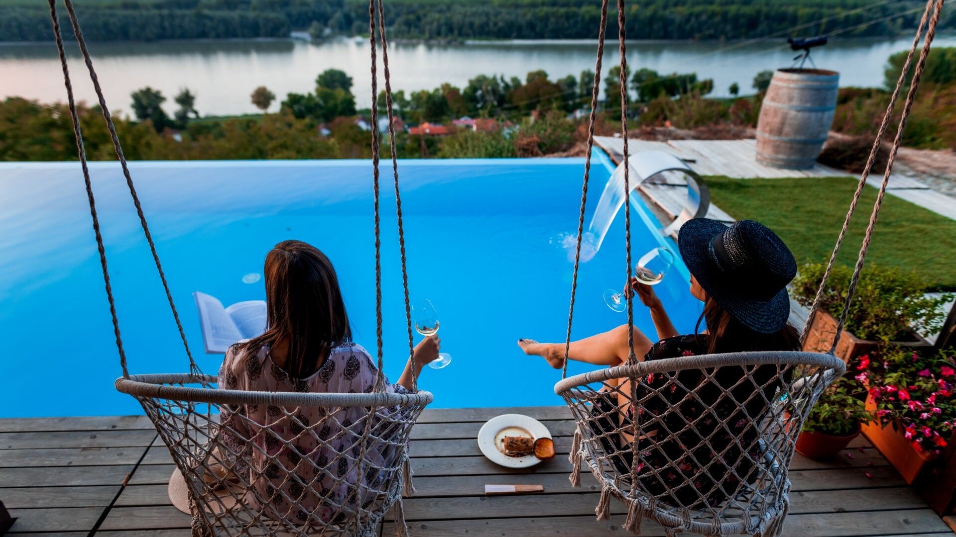 Picigin on the Drava! We come to the seaside, you come to the water – that is how Slavonians invite Dalmatians for a visit during the post-season.