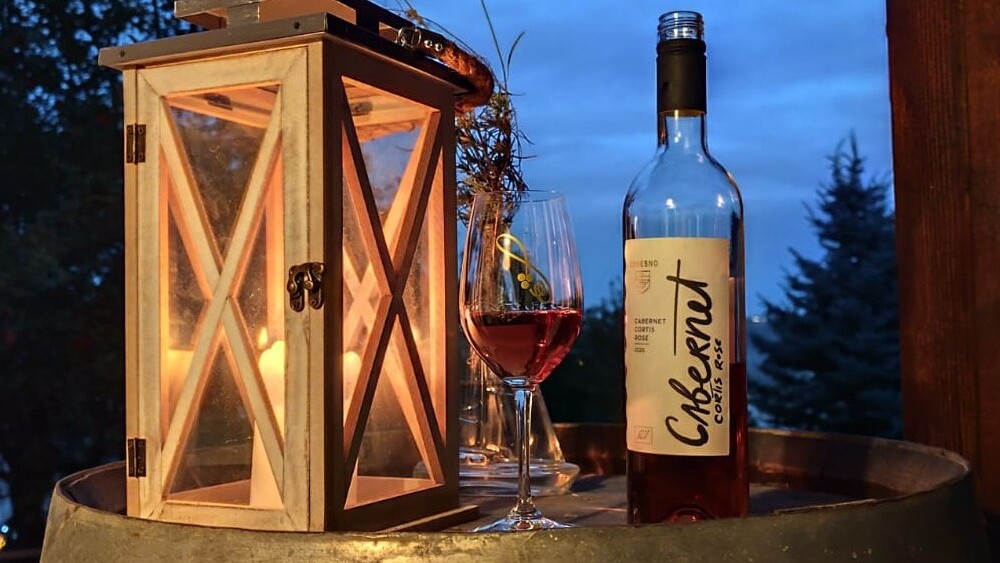 Cabernet cortis 2020. vinarije Chresno polako klizi niz grlo i dugo ostavlja ugodan dojam 