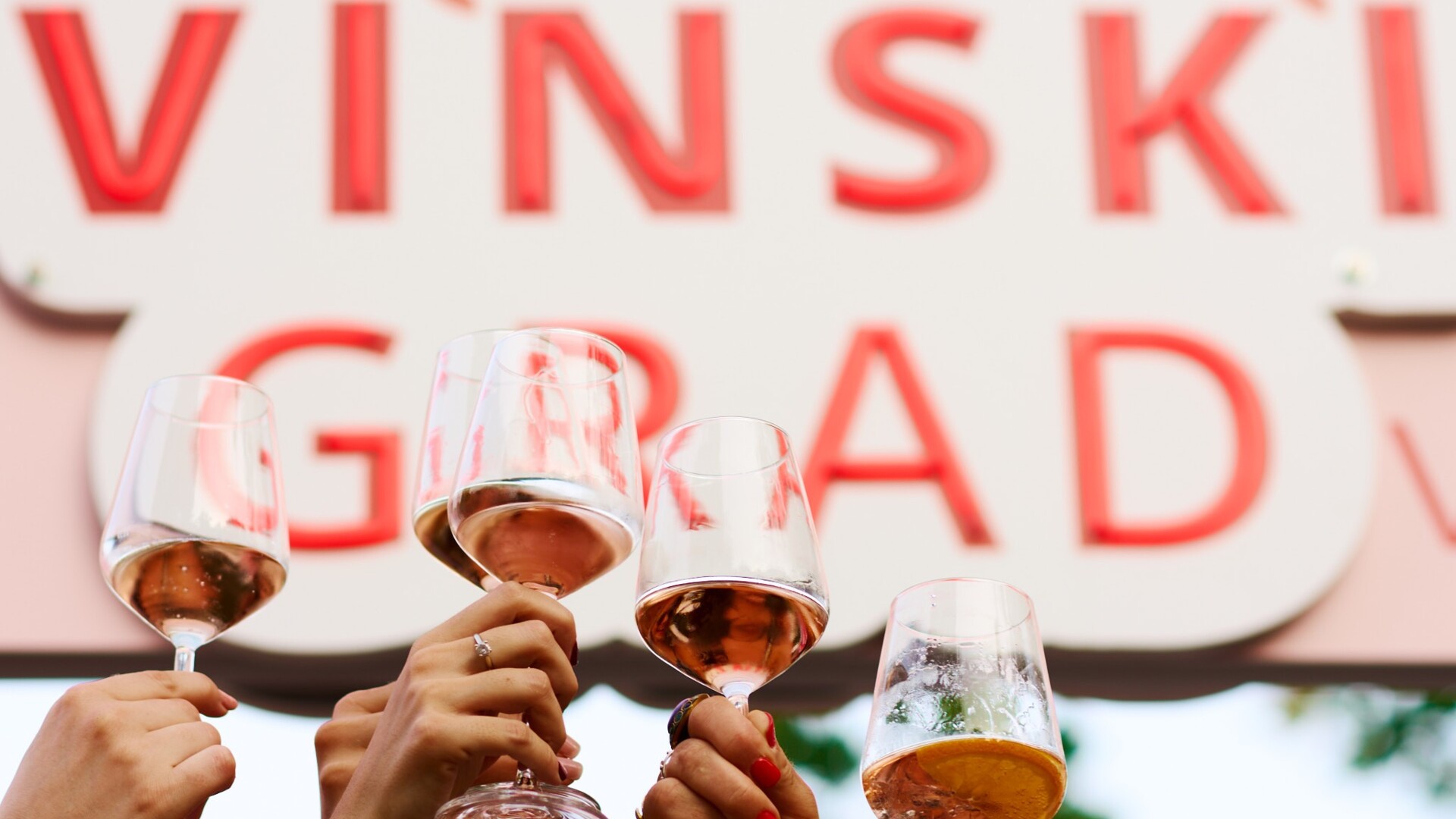 Vinski grad do 30. lipnja na zagrebačkom Trgu dr. Franje Tuđmana nudi butelja i za manje od 10 eura